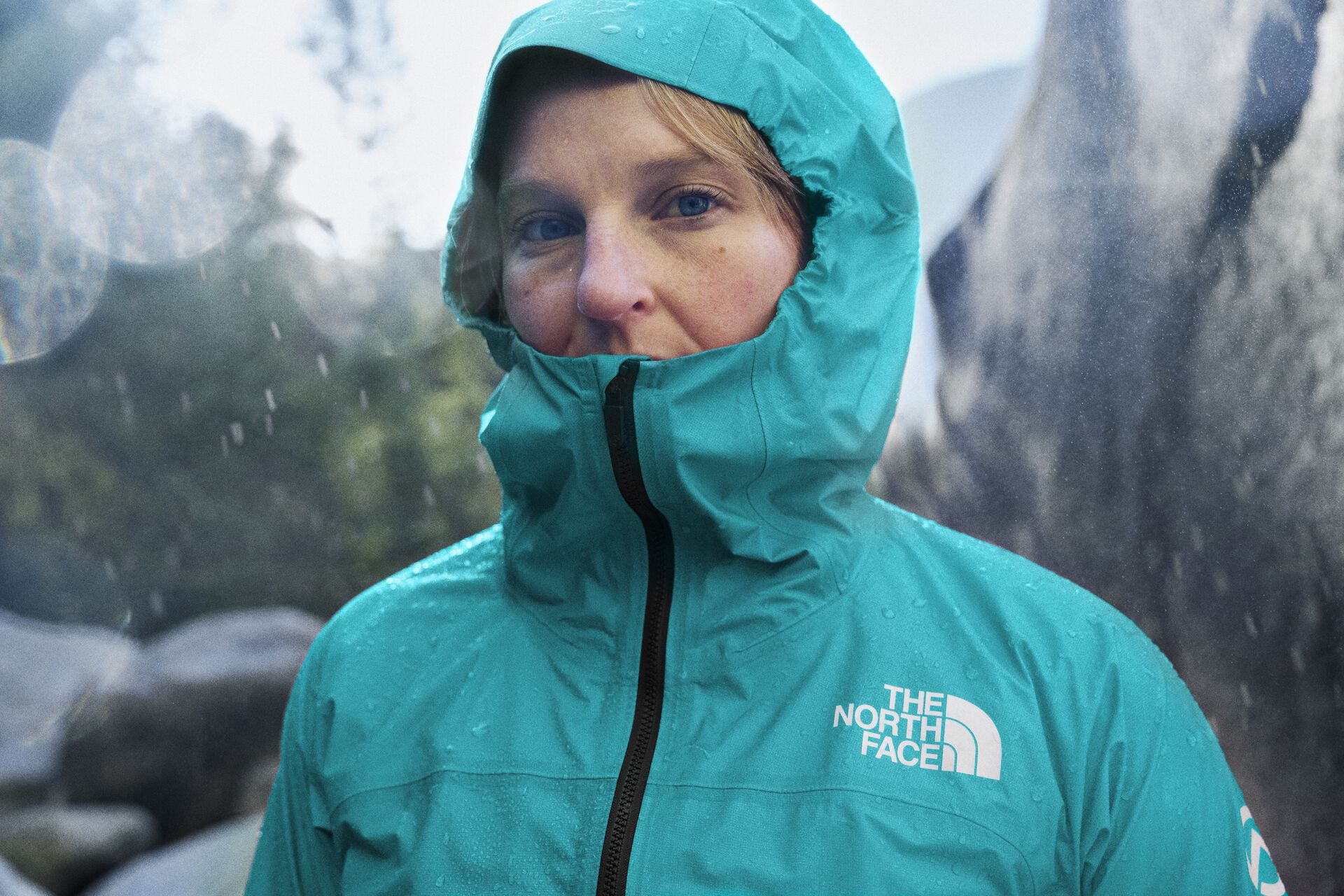 The North Face Papsura FUTURELIGHT Jacket with hoodie and raindrops on the waterproofing.